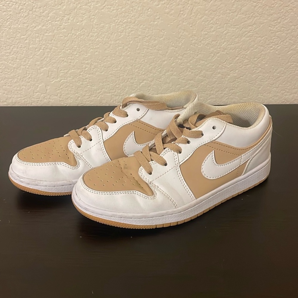 Air Jordan Nike Dunks Tan